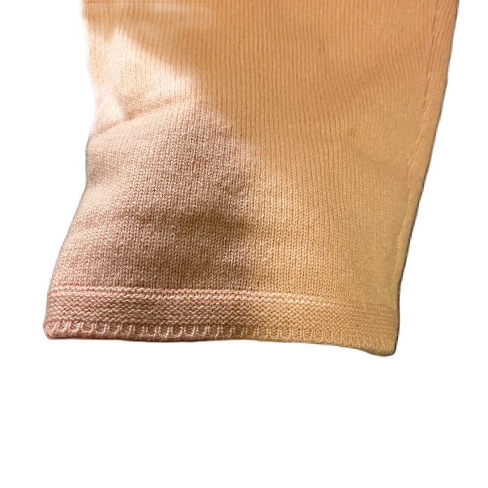 Linear cashmere light pink v-neck short sleeve sweater - Picture 3 of 7